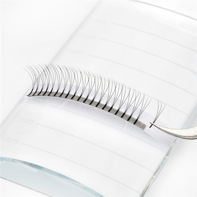 private label eyelash extensions12.jpg